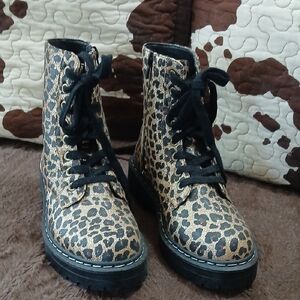 Leopard Print Lace-Up Boots